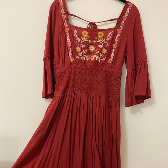 Embroidered Red Dress with ruched waist - Picture 7 of 12